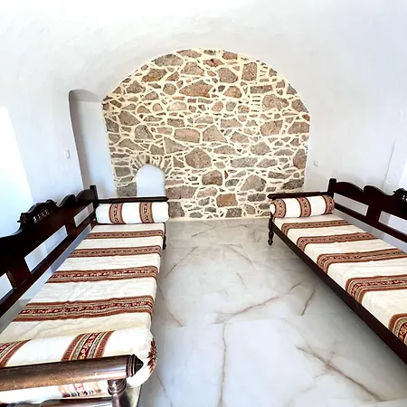 Villa Roots House Simi